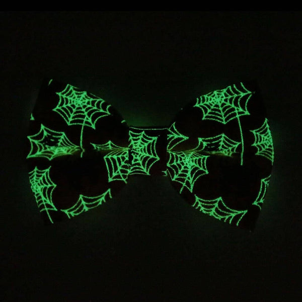 MADE BY CELO Spooky Spiderwebs Bowtie for Cats