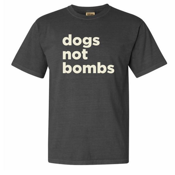 FISH & BONE Dogs Not Bombs T-shirt Graphite