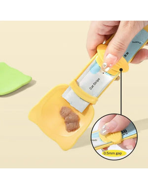 TOBY SUPPLY 2-in-1 Cat Treat Squeezer and Feeding Green