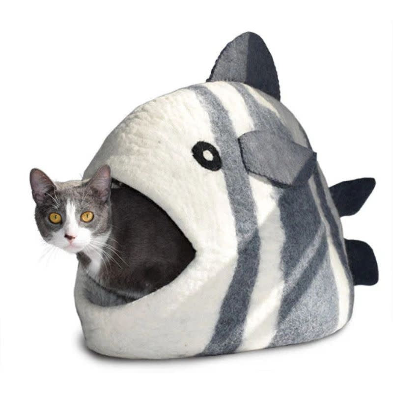 KARMA CAT Pet Cave  White Grey Fish