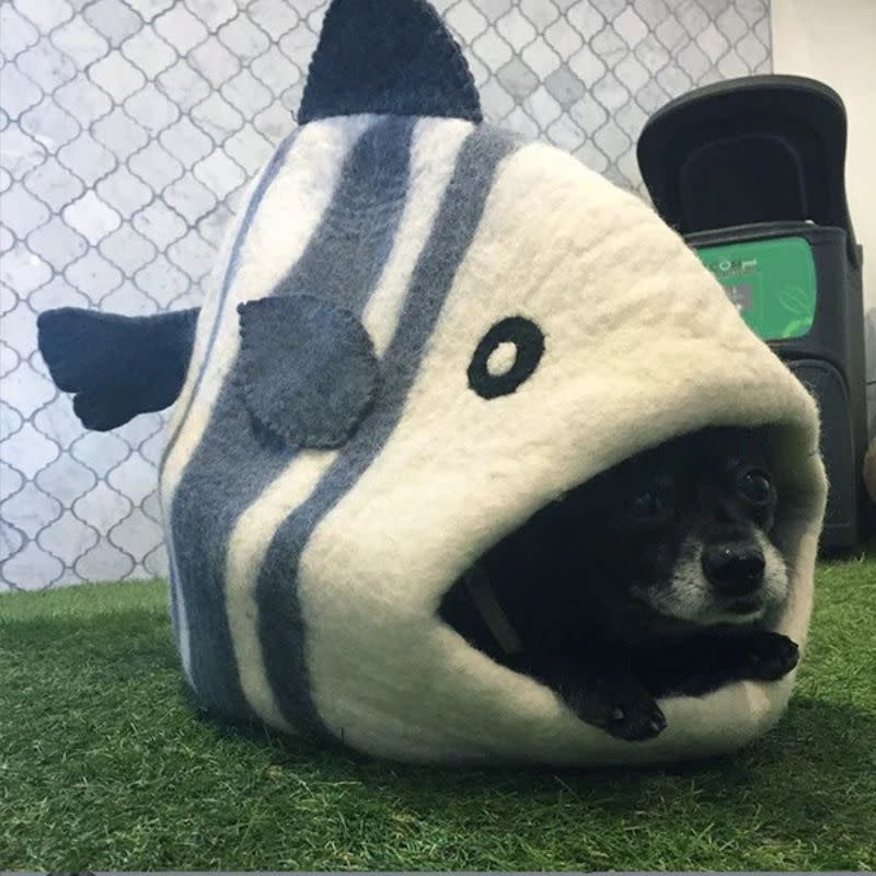 KARMA CAT Pet Cave  White Grey Fish