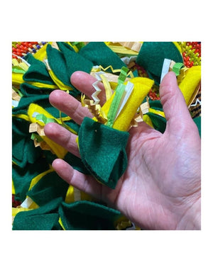 PROXIMA DESIGNS Corn Cat Toy